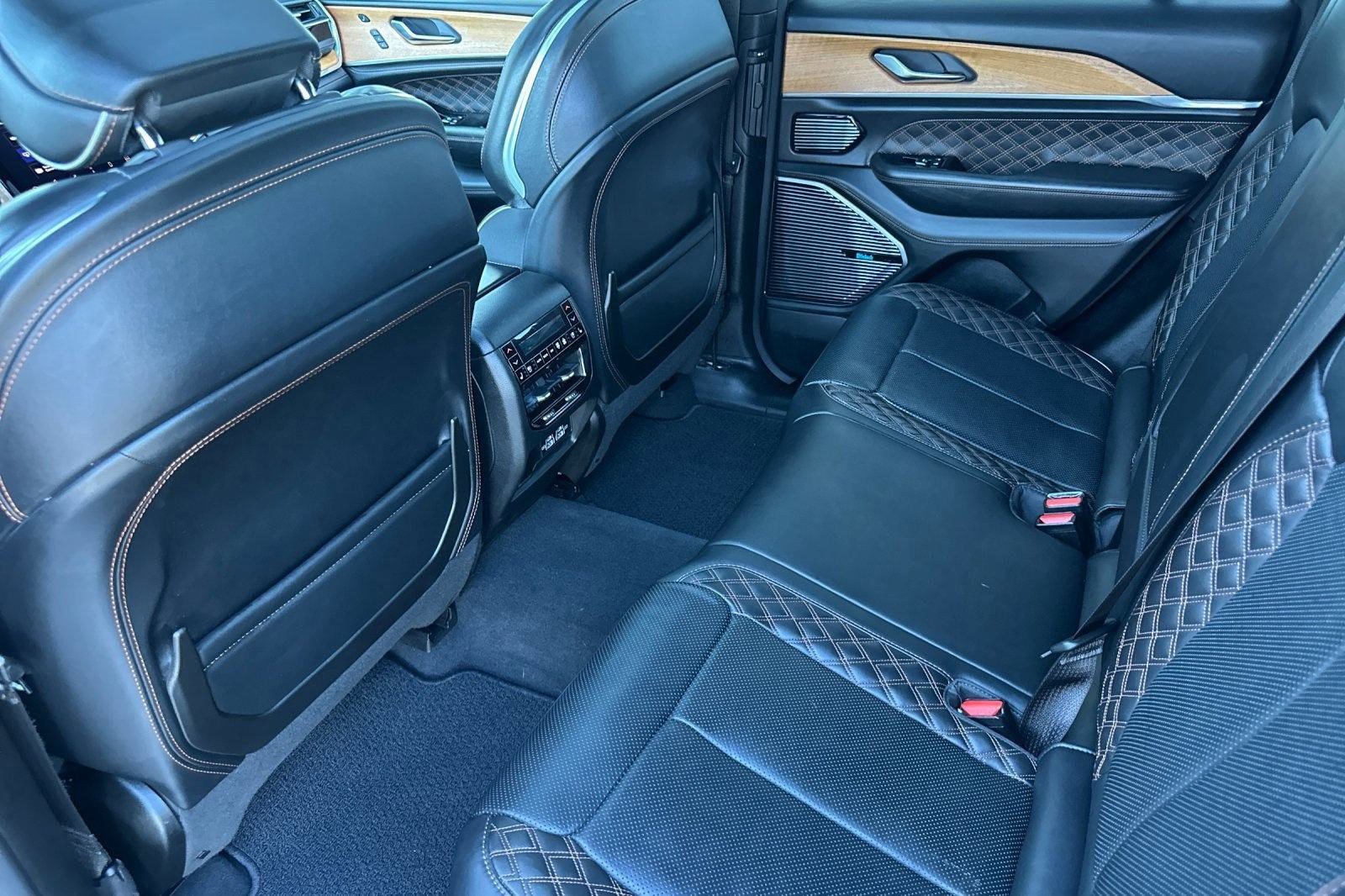 Used 2023 Jeep Grand Cherokee Summit image 28