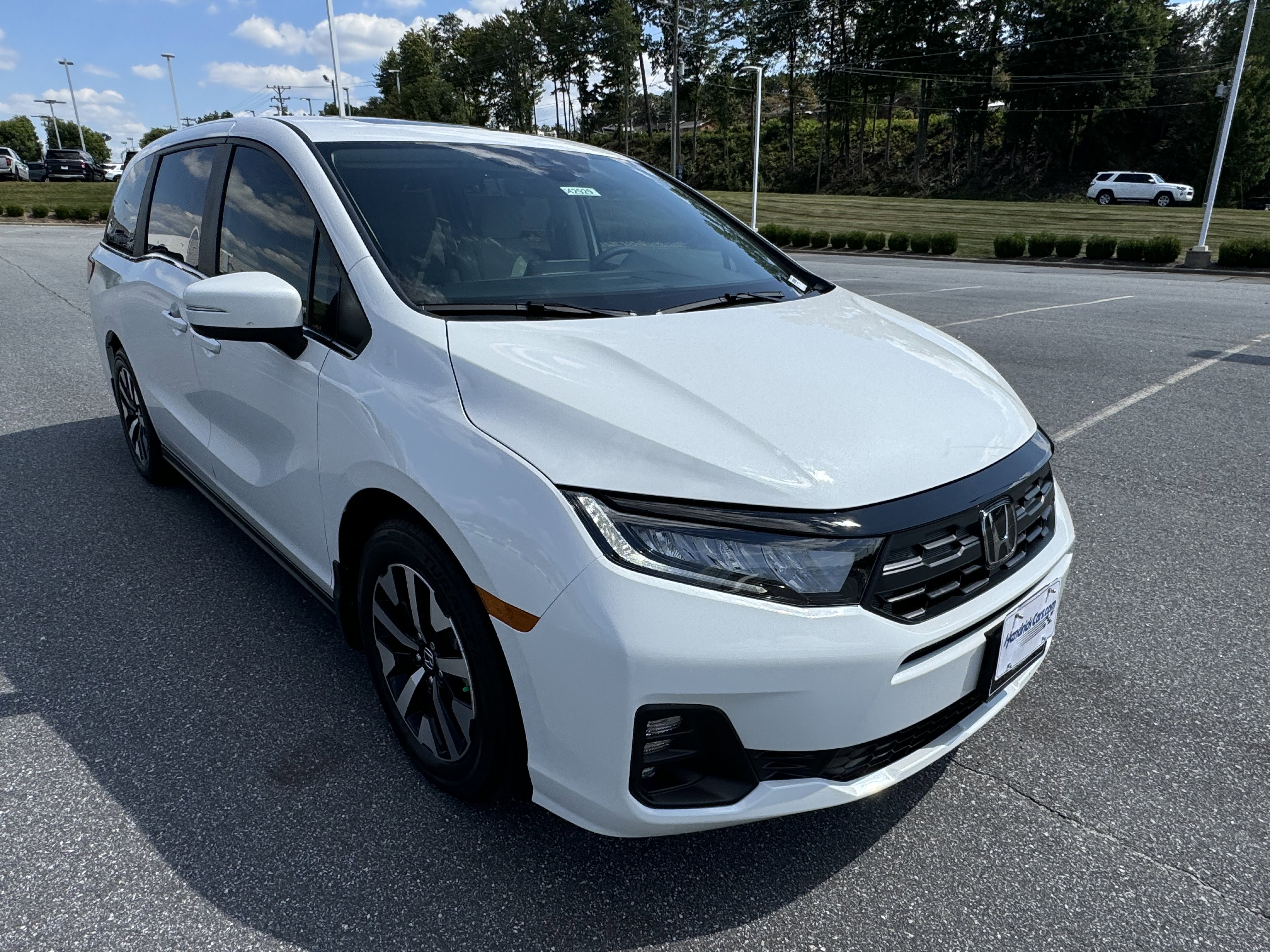 New 2026 Honda Odyssey EX-L image 3