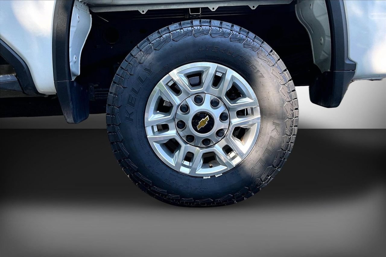 Used 2025 Chevrolet Silverado 2500 LT w/ Convenience Package AWD/4WD image 34