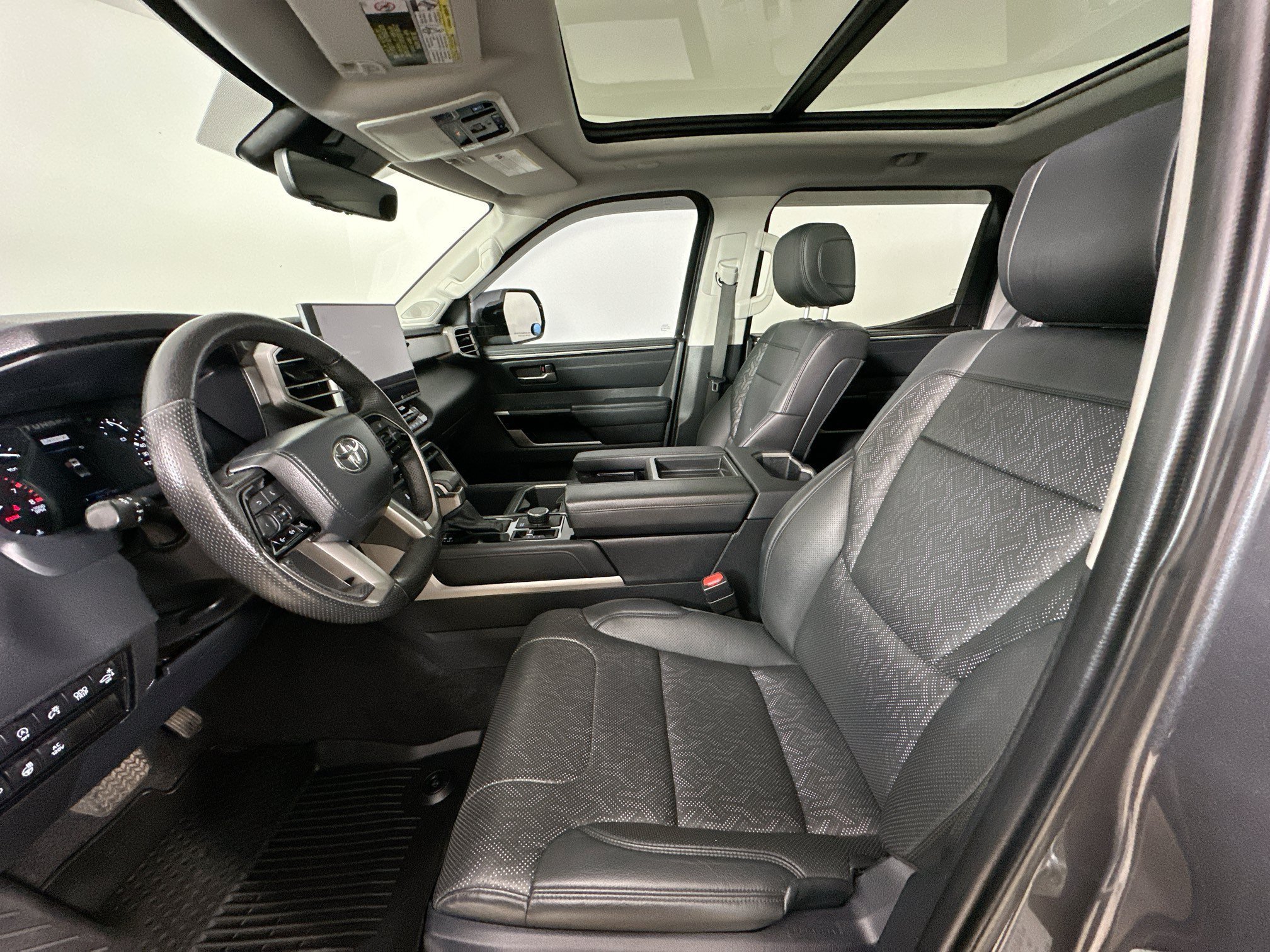 Used 2022 Toyota Tundra Limited w/ Power Package AWD/4WD image 31
