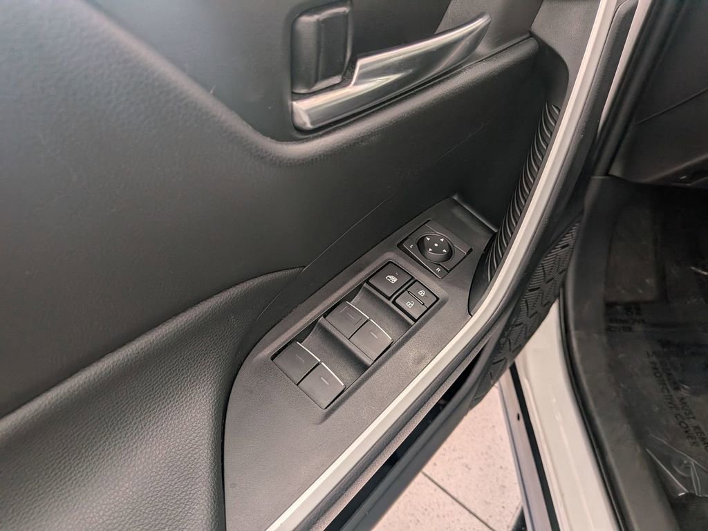 Used 2025 Toyota RAV4 XLE image 14