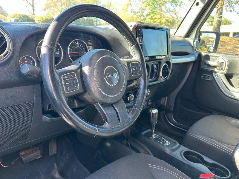 Used 2016 Jeep Wrangler Unlimited Sahara w/ Connectivity Group image 13