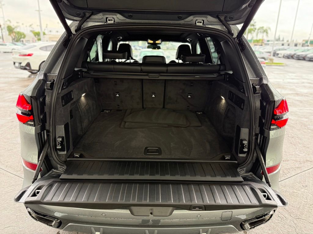 Used 2026 BMW X5 xDrive40i w/ M Sport Package image 24