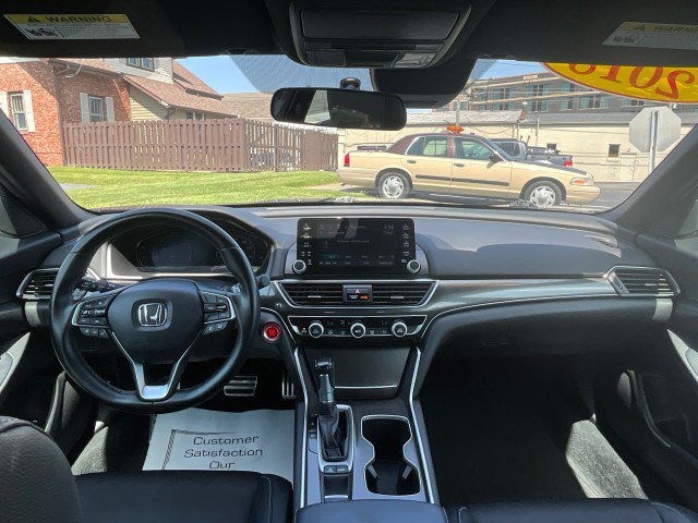 Used 2018 Honda Accord Sport image 9