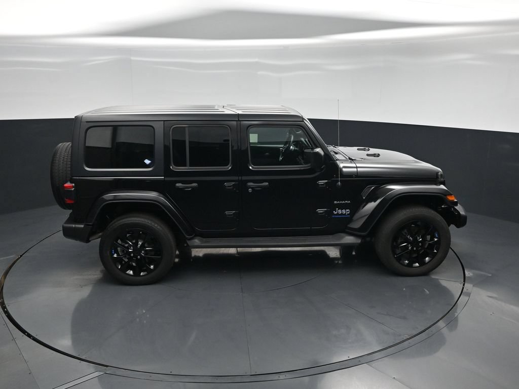Used 2023 Jeep Wrangler Unlimited Sahara AWD/4WD image 35