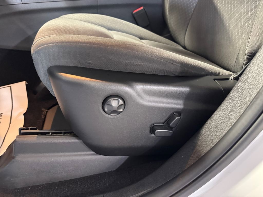 Used 2019 Jeep Grand Cherokee Laredo AWD/4WD image 13