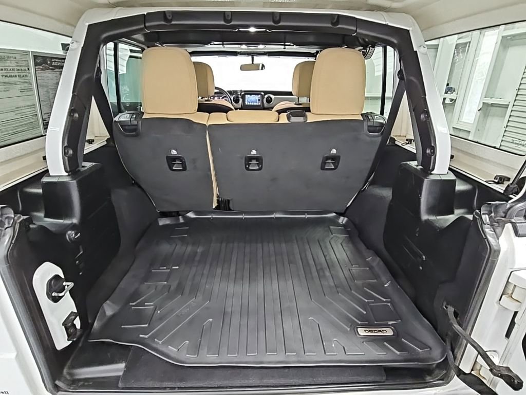 Used 2021 Jeep Wrangler Unlimited Sahara image 32