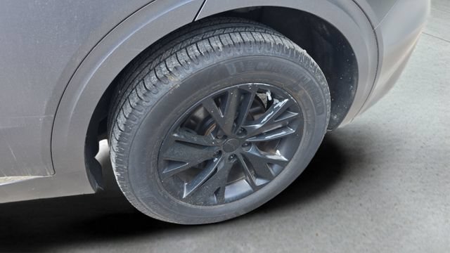 Used 2023 Genesis GV70 2.5T AWD/4WD image 32
