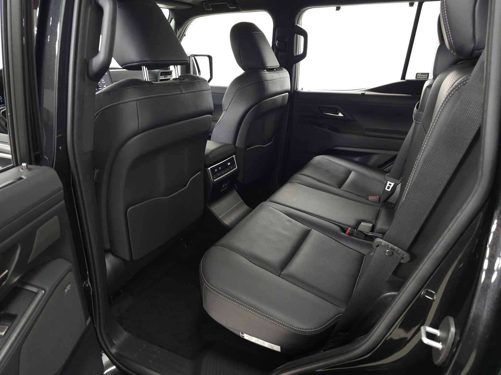Certified 2024 Lexus GX 550 w/ Accessory Package (2T) AWD/4WD image 39