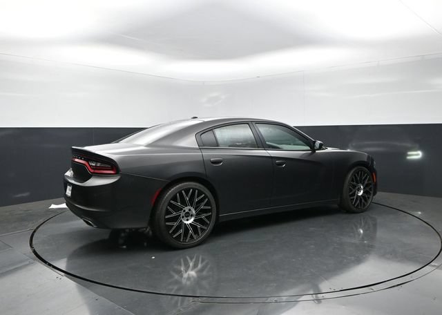 Used 2019 Dodge Charger SXT w/ Leather Interior Group RWD image 7
