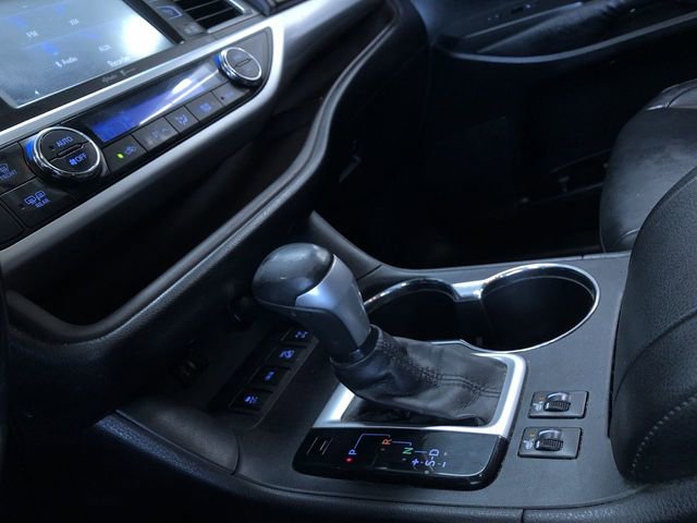 Used 2015 Toyota Highlander XLE AWD/4WD image 30