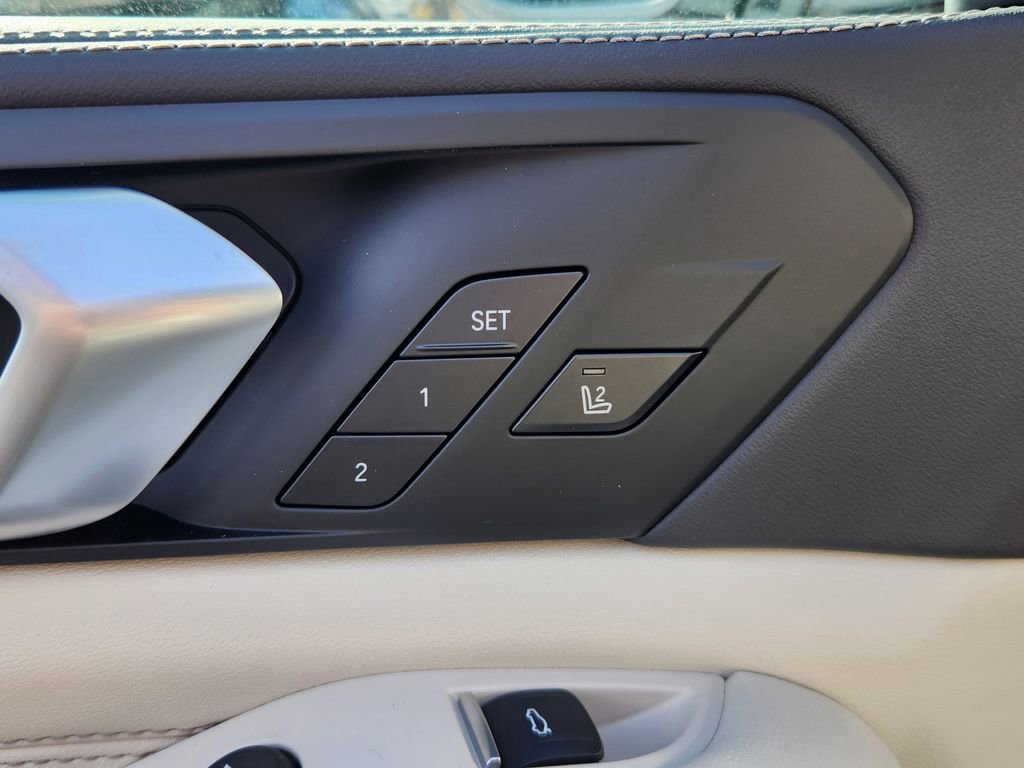 New 2026 BMW X5 xDrive50e image 16