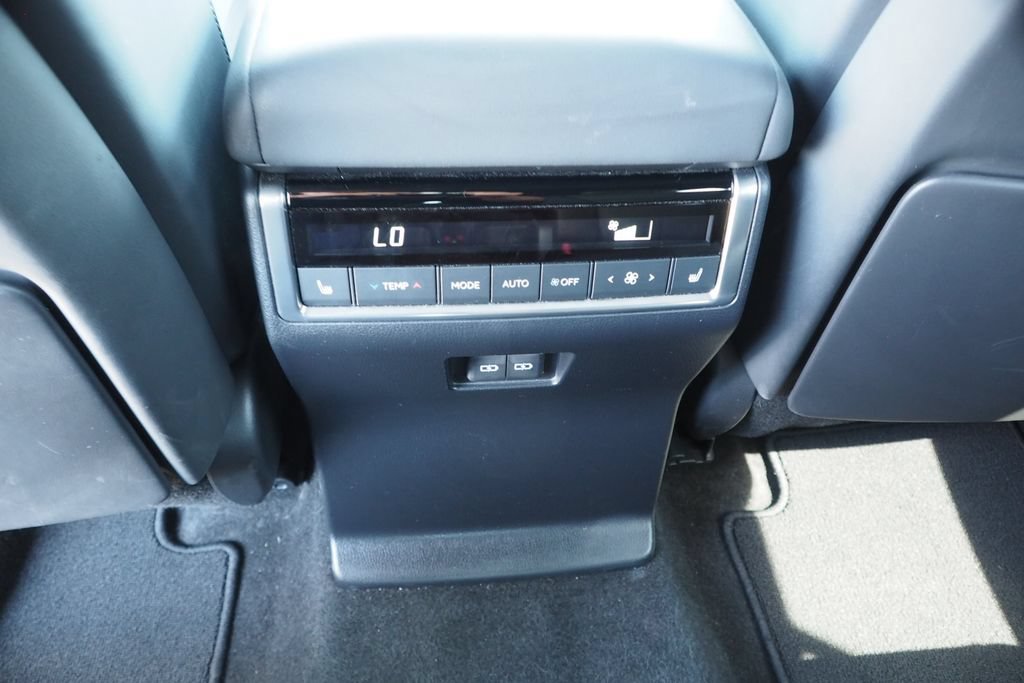 Used 2024 Lexus GX 550 w/ Cold Area Package AWD/4WD image 18