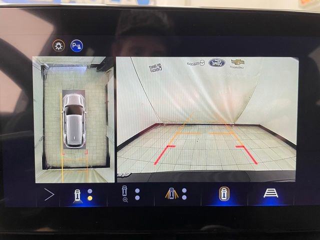 New 2026 Chevrolet Equinox LT w/ Safety and Technology Package AWD/4WD image 5