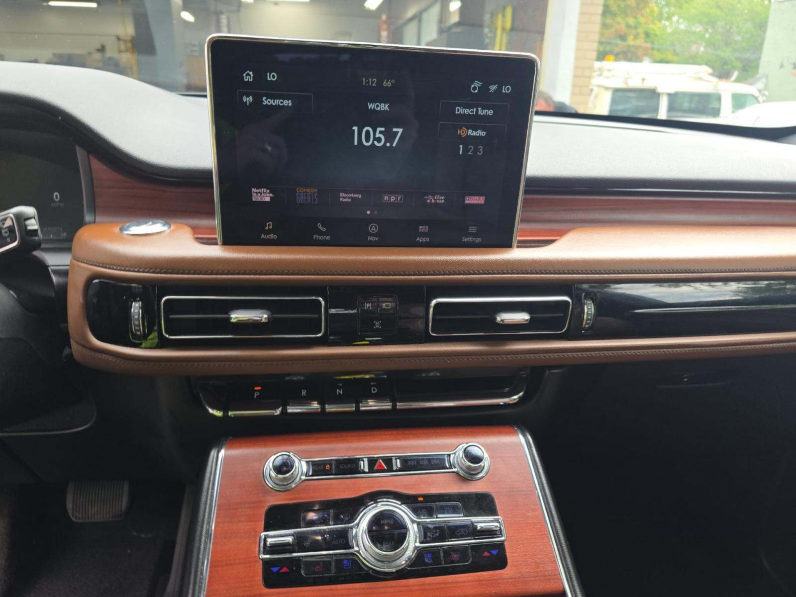 Used 2023 Lincoln Aviator Reserve w/ Equipment Group 201A AWD/4WD image 5