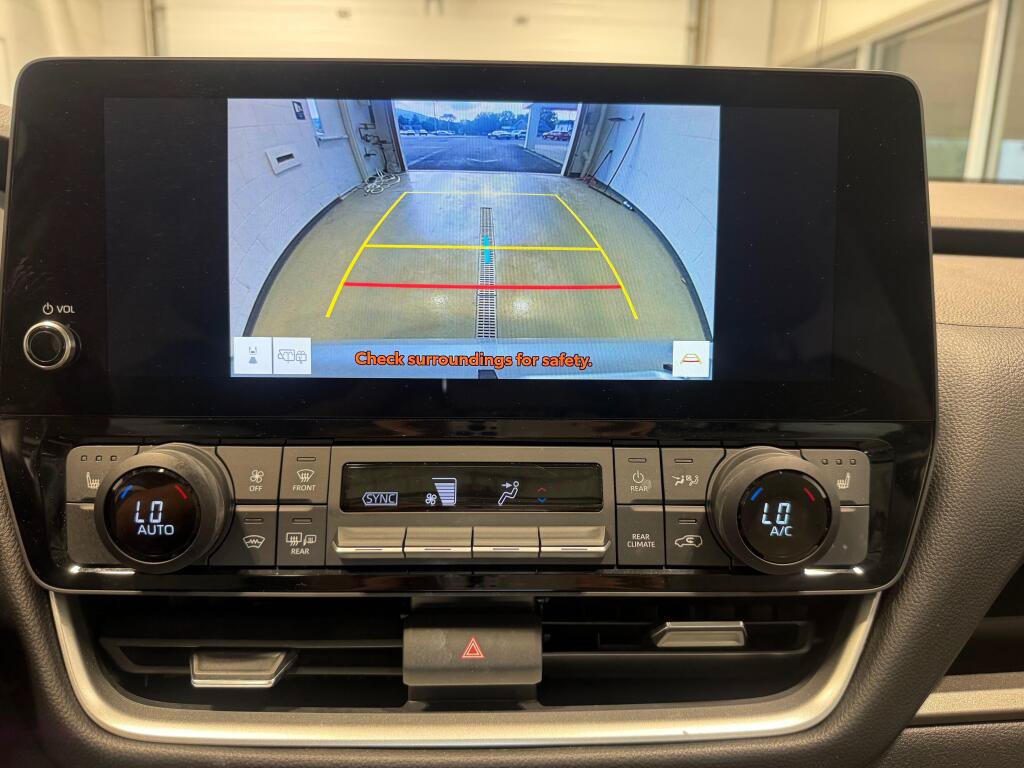 Used 2025 Toyota Grand Highlander AWD Hybrid image 32