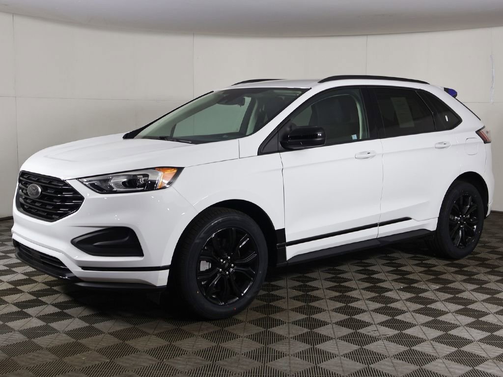 Used 2024 Ford Edge SE w/ Black Appearance Package image 5