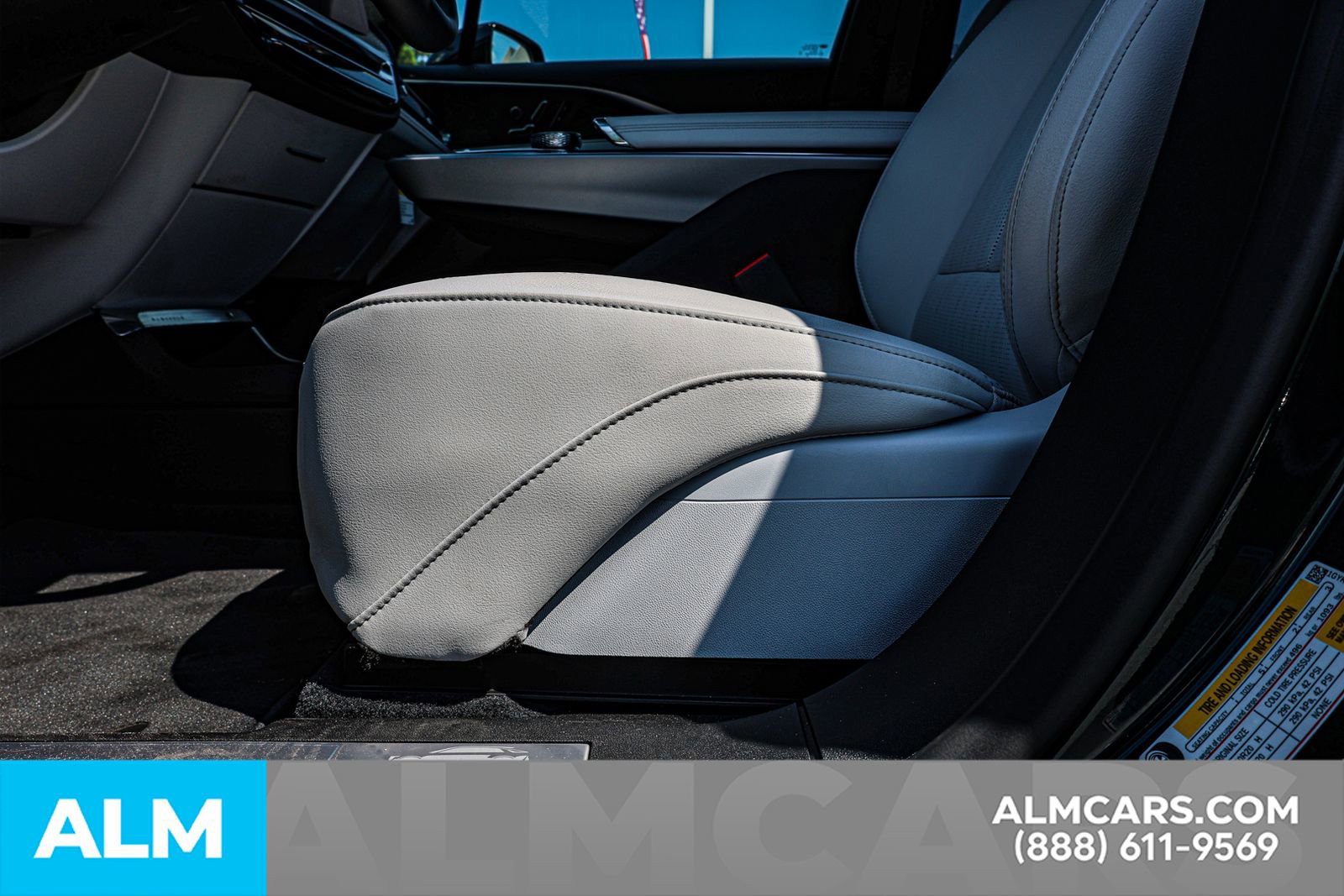 Used 2025 Cadillac Lyriq Luxury image 21