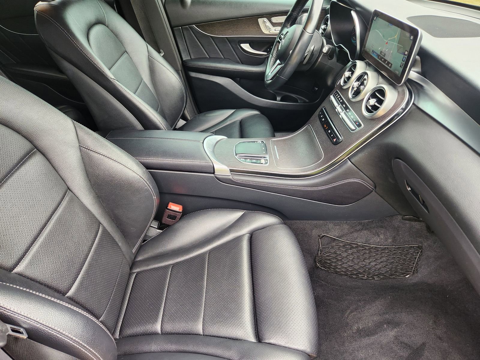 Used 2020 Mercedes-Benz GLC 300 4MATIC Coupe image 17