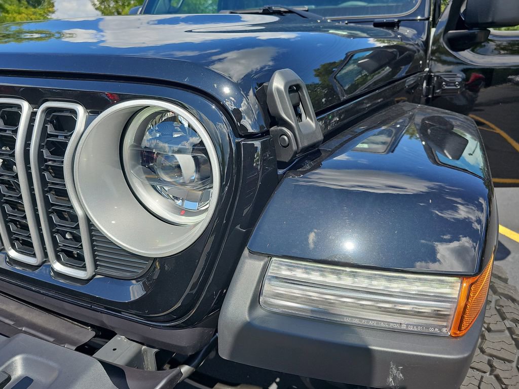 New 2025 Jeep Wrangler Sahara image 29