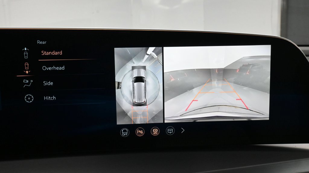 Certified 2026 Cadillac Vistiq Luxury AWD/4WD image 22