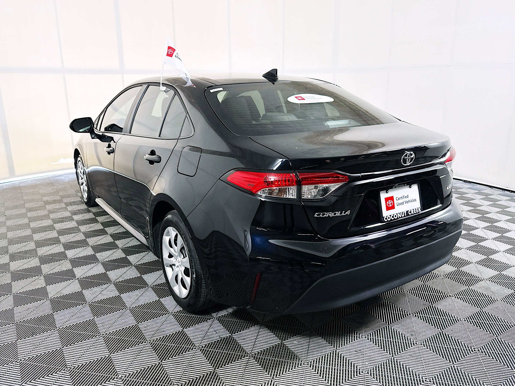 Certified 2024 Toyota Corolla LE FWD image 5