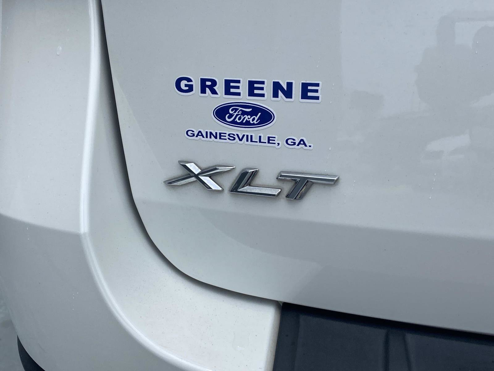 Used 2022 Ford Explorer XLT w/ Equipment Group 202A AWD/4WD image 6