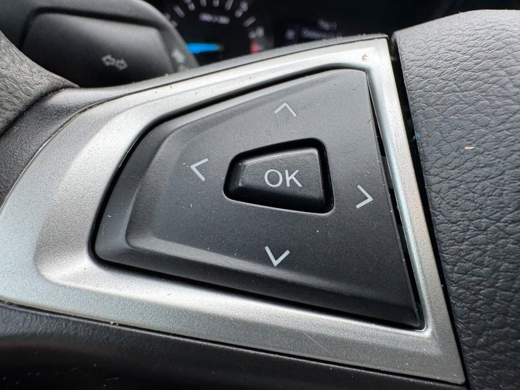 Used 2014 Ford Fusion SE FWD image 16