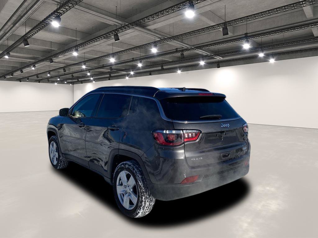 Used 2022 Jeep Compass Latitude w/ Convenience Group AWD/4WD image 5