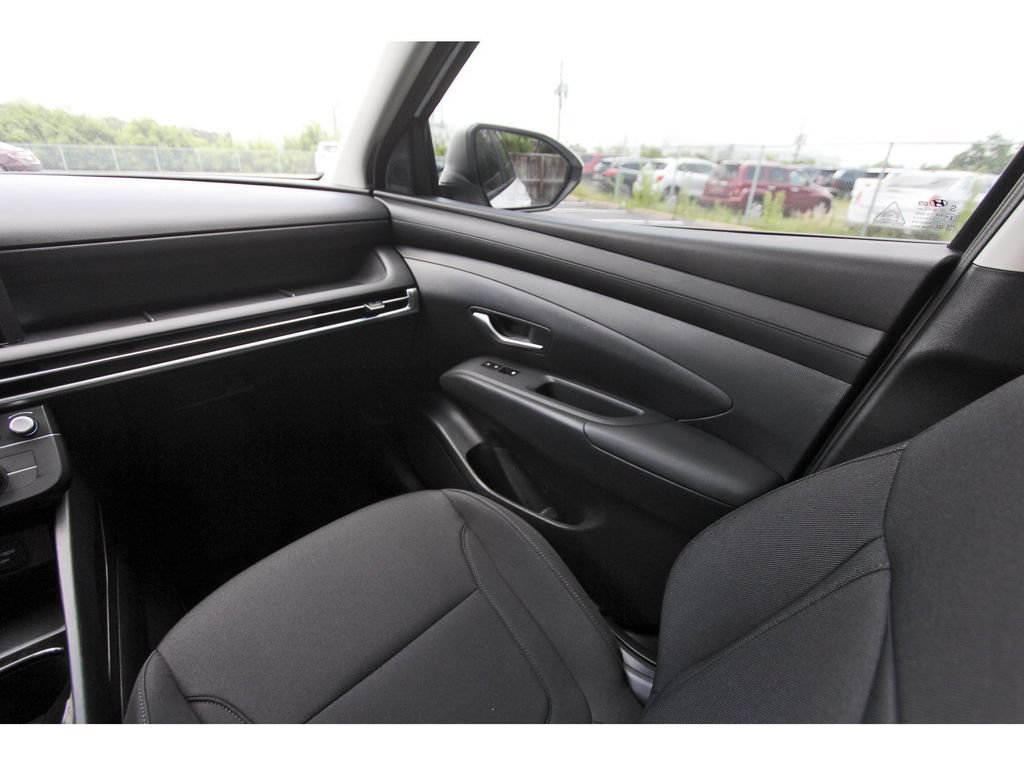 Certified 2026 Hyundai Tucson SE FWD image 11