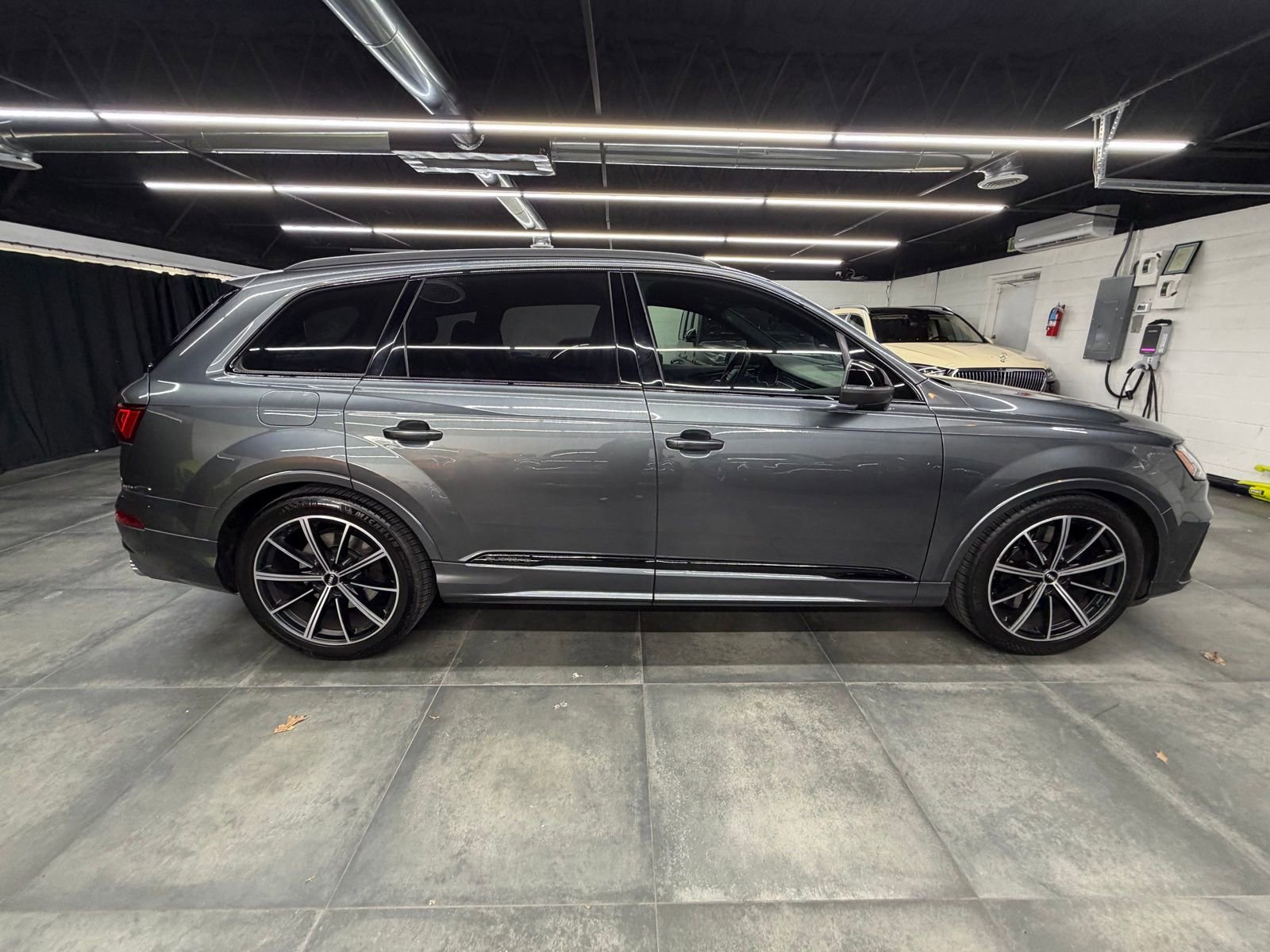 Used 2020 Audi SQ7 Prestige w/ Prestige Package image 8