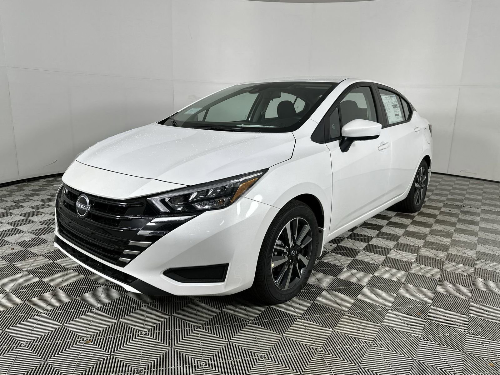 New 2025 Nissan Versa SV FWD image 4