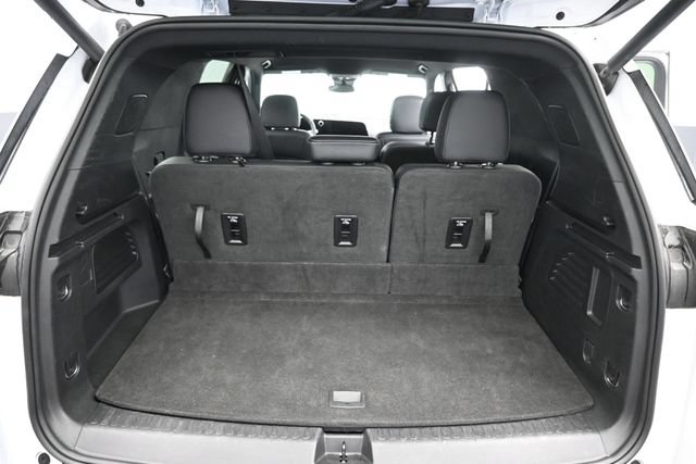 Used 2025 Chevrolet Traverse LT AWD/4WD image 6
