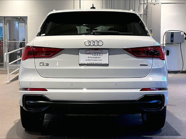 Used 2020 Audi Q3 2.0T Prestige AWD/4WD image 7