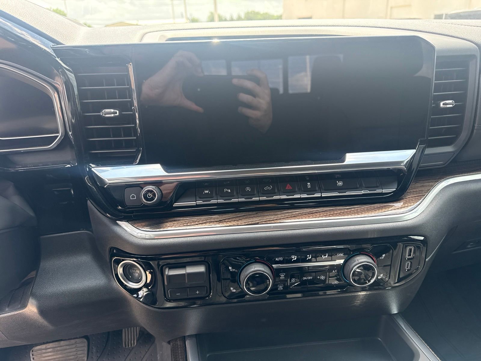 Used 2025 Chevrolet Silverado 1500 LT w/ Texas Edition Plus RWD image 14