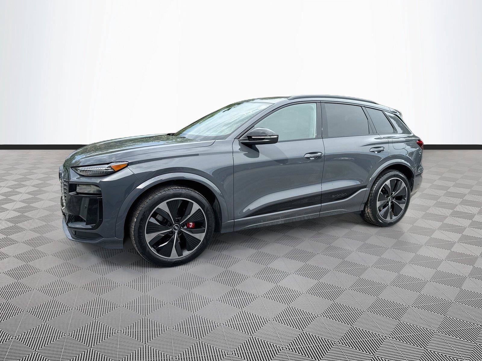 Used 2025 Audi SQ6 e-tron Prestige AWD/4WD image 3