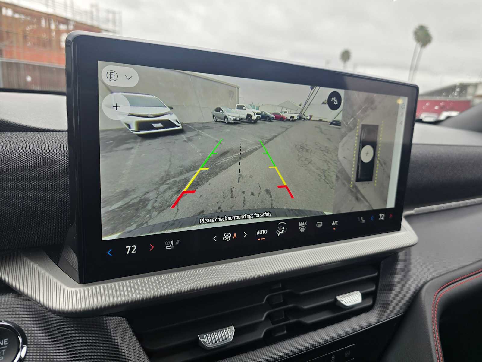 Used 2025 Ford Explorer ST image 33