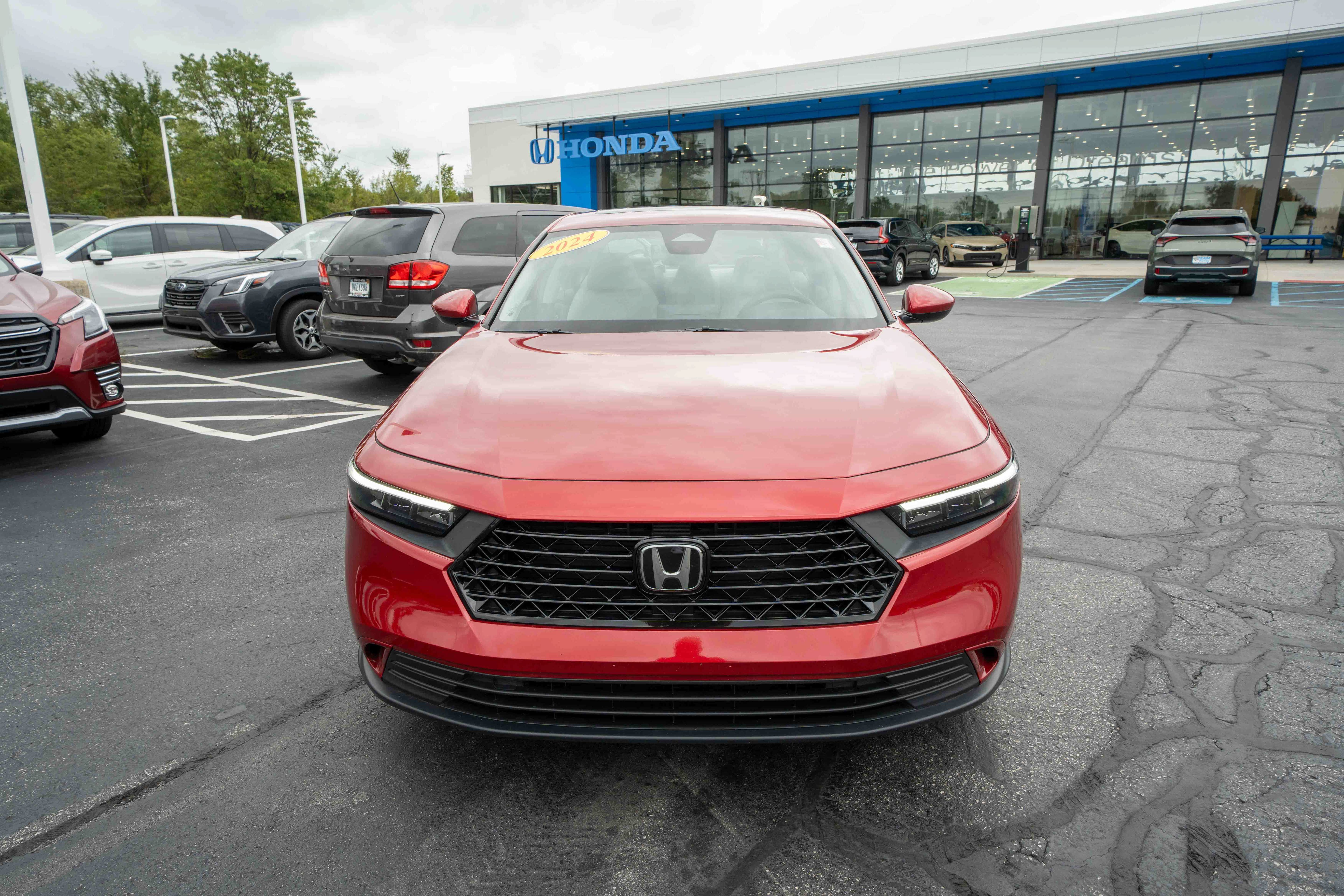 Used 2024 Honda Accord EX image 2
