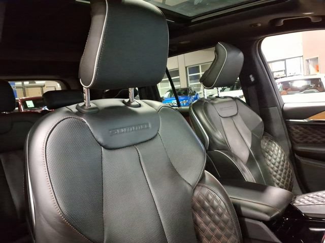 Used 2024 Jeep Grand Cherokee Summit AWD/4WD image 27