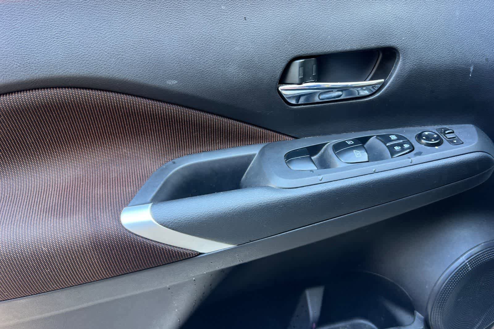 Used 2024 Nissan Kicks SR image 15