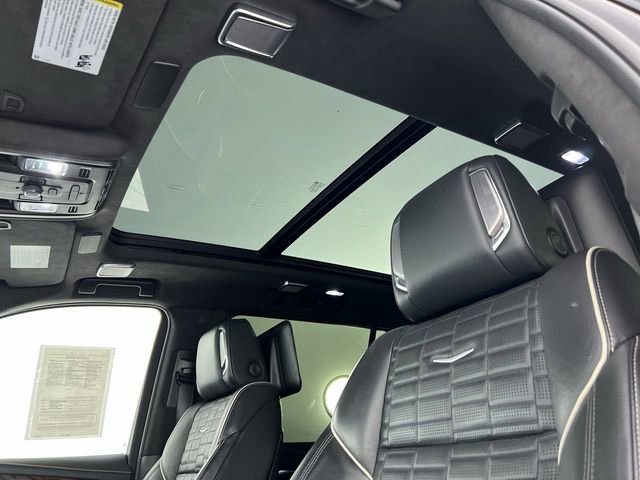 Certified 2022 Cadillac Escalade ESV Sport Platinum w/ Heavy-Duty Trailer Package image 19