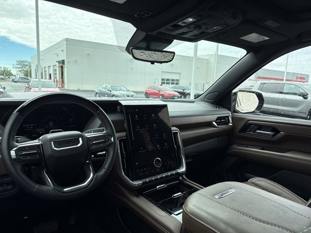 Used 2025 GMC Yukon Denali Ultimate AWD/4WD image 14