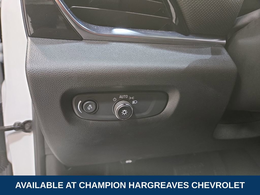 Used 2023 Chevrolet Traverse RS image 23