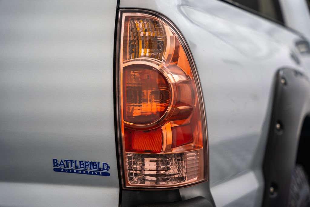 Used 2011 Toyota Tacoma 4x4 Regular Cab image 8