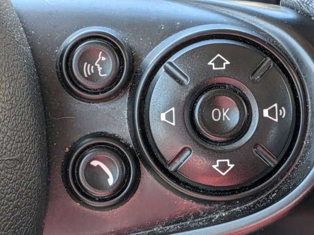 Used 2015 MINI Cooper 4-Door Hardtop image 9