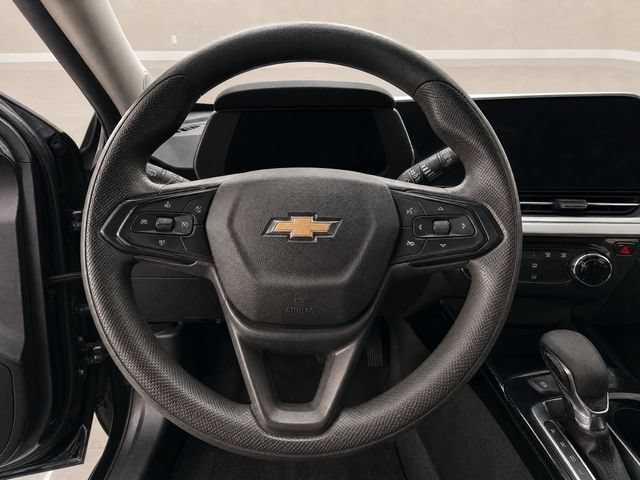 Used 2025 Chevrolet Trax LT FWD image 15