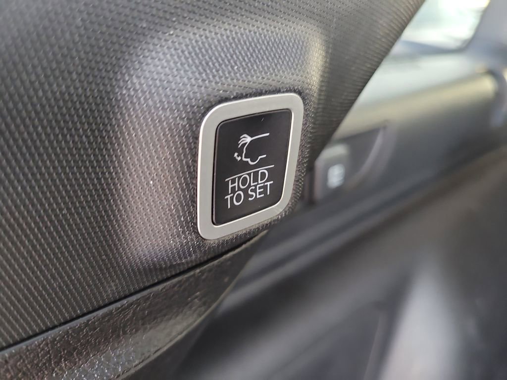 Used 2023 Jeep Grand Cherokee 4WD 4xe w/ Luxury Tech Group II image 9