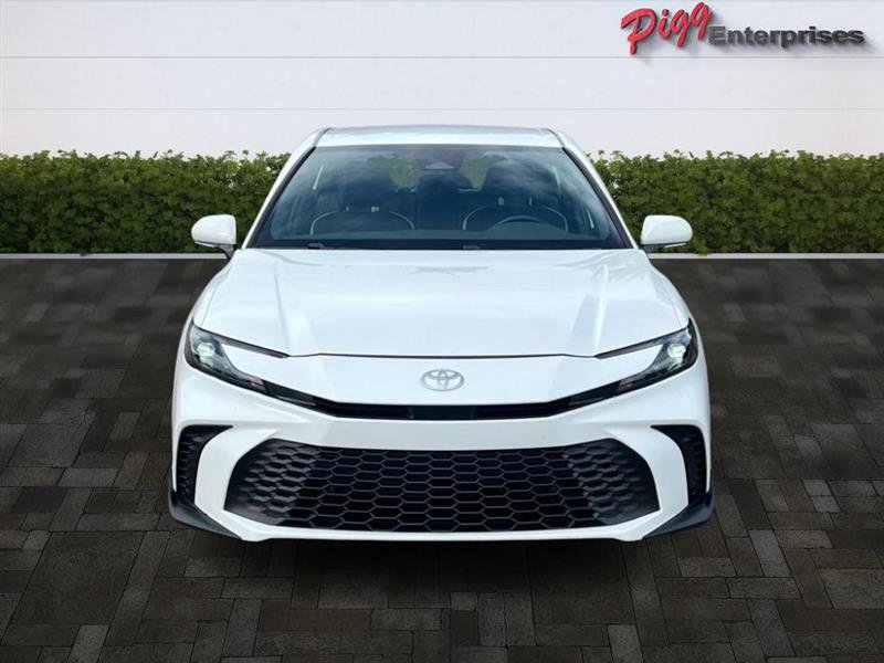 Used 2025 Toyota Camry SE image 5