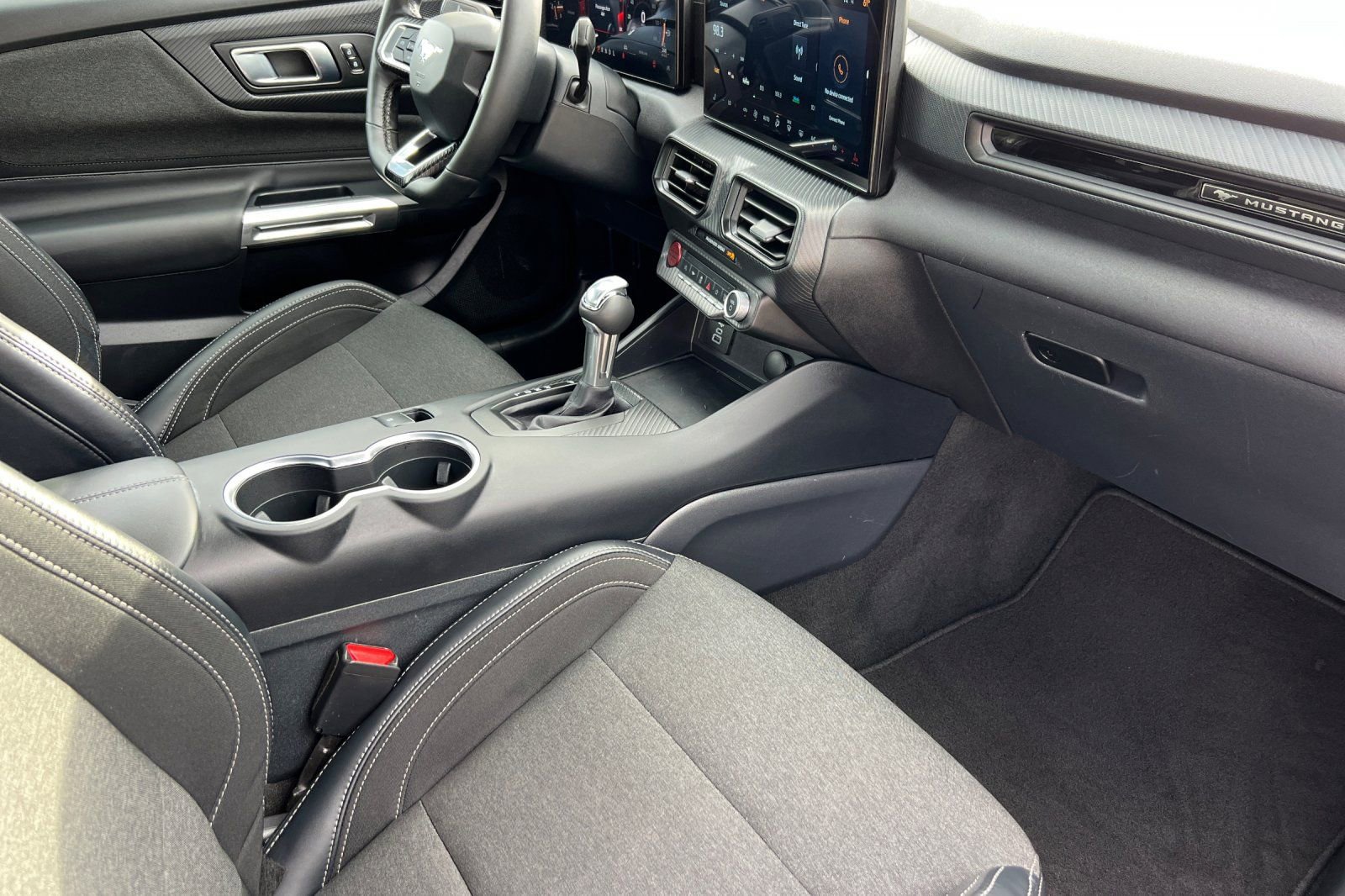 Used 2025 Ford Mustang EcoBoost image 15