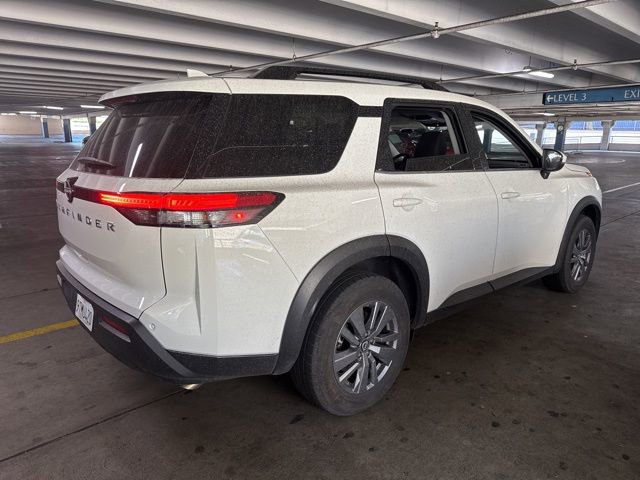 Used 2025 Nissan Pathfinder SV FWD image 3